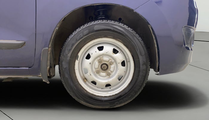 2017 Maruti Wagon R 1.0 LXI CNG, CNG, Manual, 1,01,847 km, Right Front Wheel