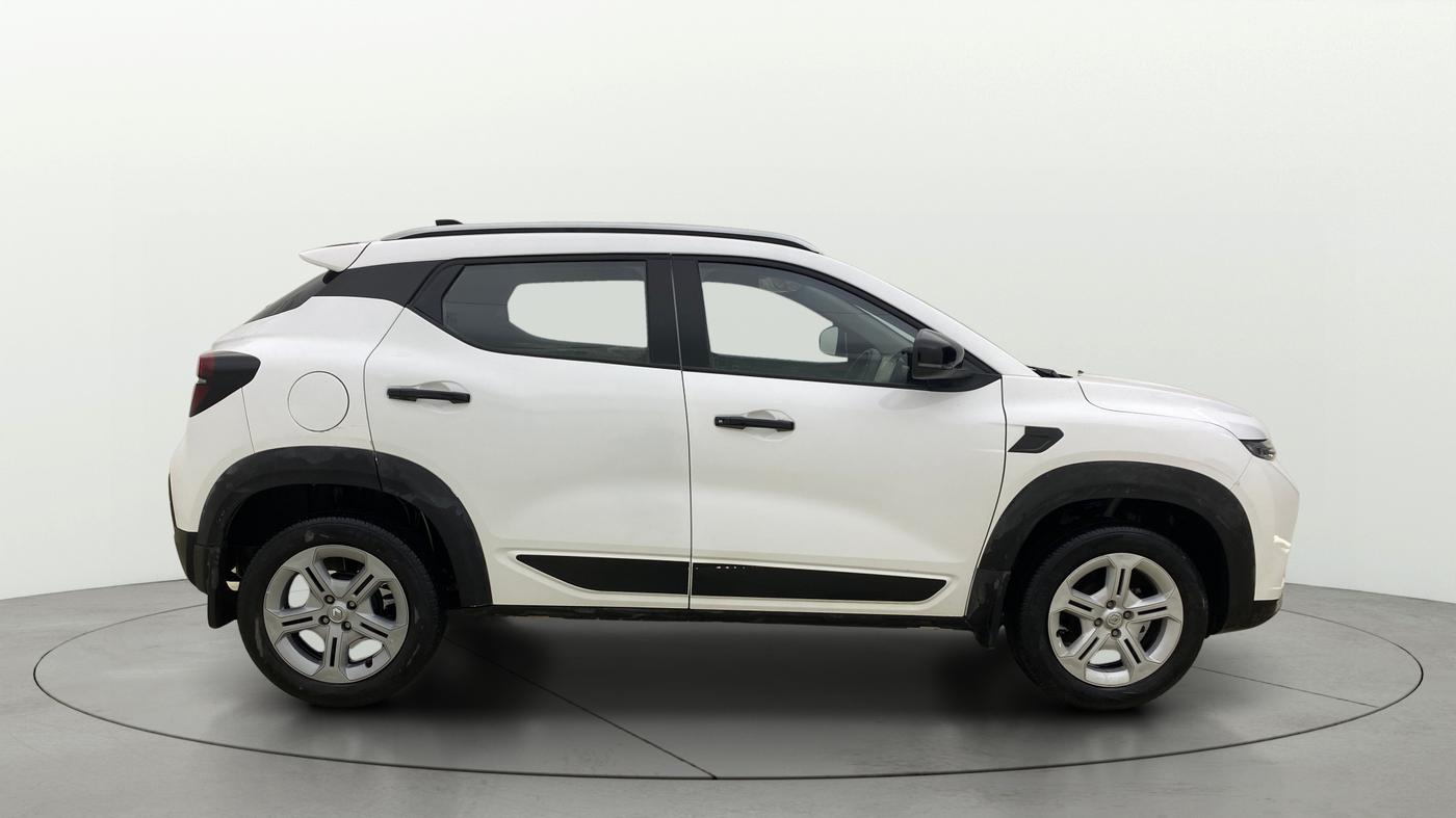 2024 Renault Kiger RXT AMT, CNG, Automatic, 32,036 km, Right Side View