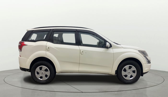 2019 Mahindra XUV500 W5, Diesel, Manual, 85,365 km, Right Side View
