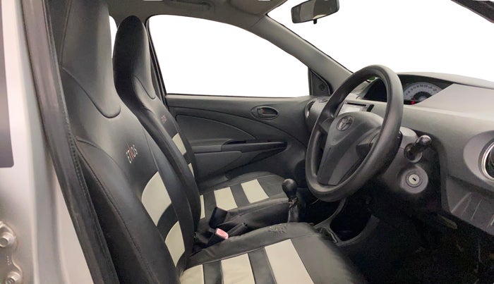 2012 Toyota Etios G, Petrol, Manual, 91,979 km, Right Side Front Door Cabin