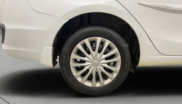 2016 Maruti Ciaz VXI (O), Petrol, Manual, 75,488 km, Right Rear Wheel