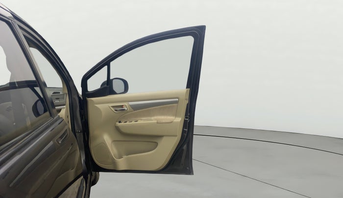 2014 Maruti Ertiga ZXI, Petrol, Manual, 67,372 km, RHS Front Door