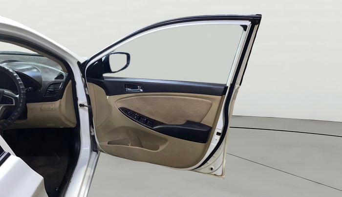 2012 Hyundai Verna FLUIDIC 1.6 VTVT SX, Petrol, Manual, 38,133 km, RHS Front Door