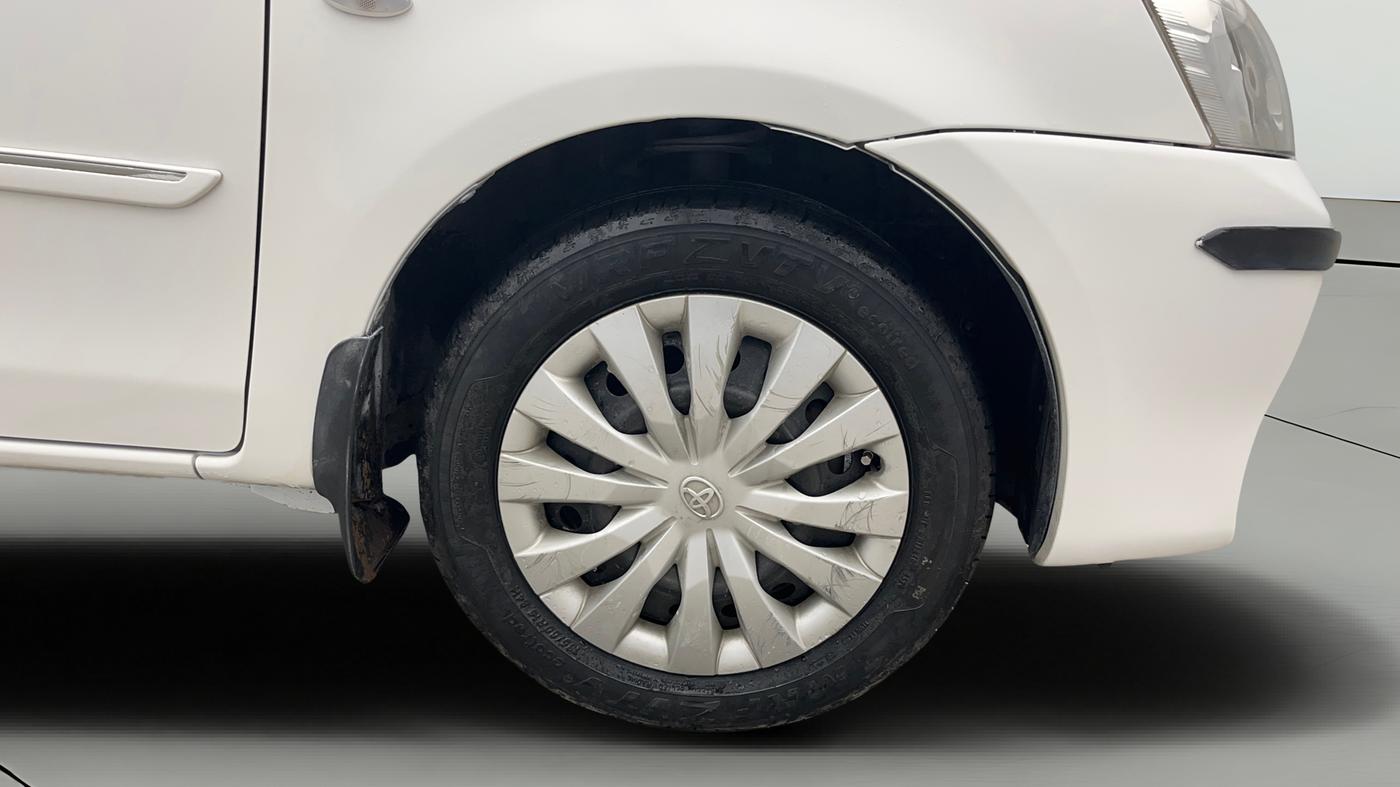 2014 Toyota Etios G, Petrol, Manual, 26,781 km, Right Front Wheel