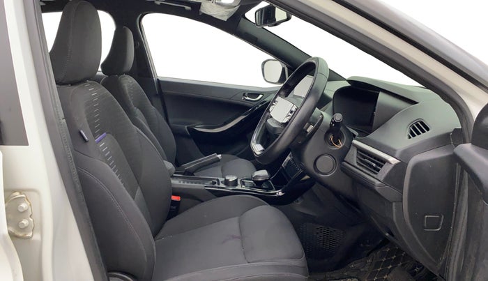 2023 Tata NEXON FEARLESS SUNROOF AMT DUAL TONE 1.5 DIESEL, Diesel, Automatic, 43,327 km, Right Side Front Door Cabin
