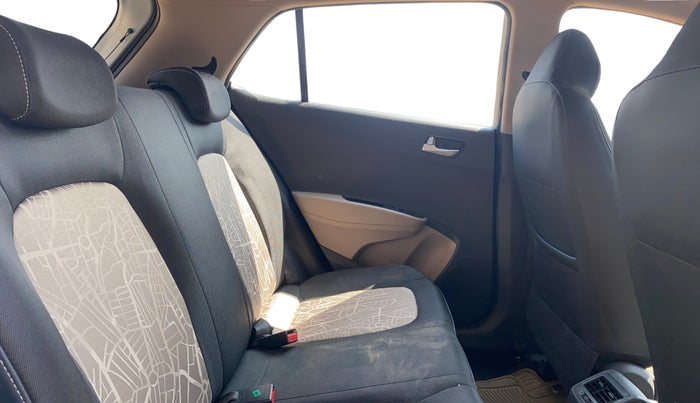 2015 Hyundai Grand i10 ASTA 1.2 KAPPA VTVT, Petrol, Manual, 22,978 km, Right Side Rear Door Cabin