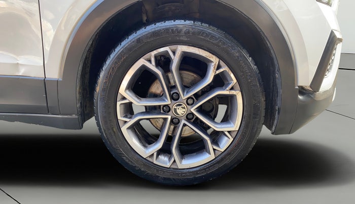 2022 Skoda KUSHAQ STYLE 1.0L TSI MT, Petrol, Manual, 45,559 km, Right Front Wheel