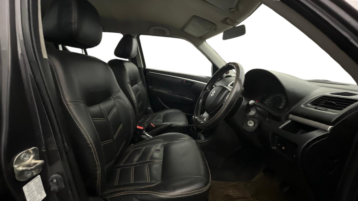 2015 Maruti Swift LXI (O), Petrol, Manual, 59,840 km, Right Side Front Door Cabin