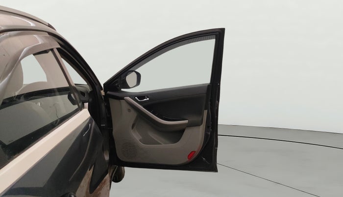 2018 Tata NEXON XZ PLUS DIESEL, Diesel, Manual, 84,058 km, RHS Front Door