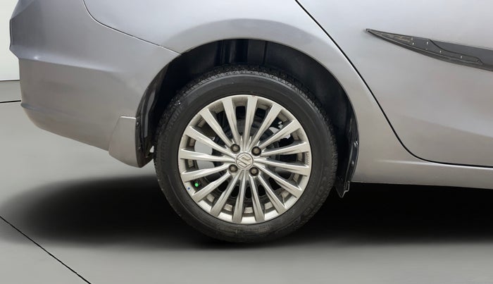 2017 Maruti Ciaz ZXI+, Petrol, Manual, 68,922 km, Right Rear Wheel