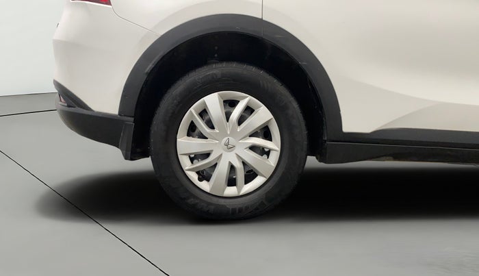 2022 Mahindra XUV700 MX D MT 5 STR, Diesel, Manual, 65,165 km, Right Rear Wheel