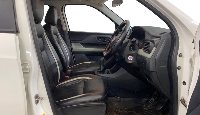 2022 Tata PUNCH ADVENTURE MT, Petrol, Manual, 57,216 km, Right Side Front Door Cabin