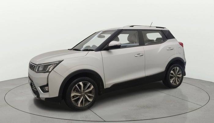 2019 Mahindra XUV300 W8 (O) 1.2 PETROL, Petrol, Manual, 62,636 km, Left Front Diagonal