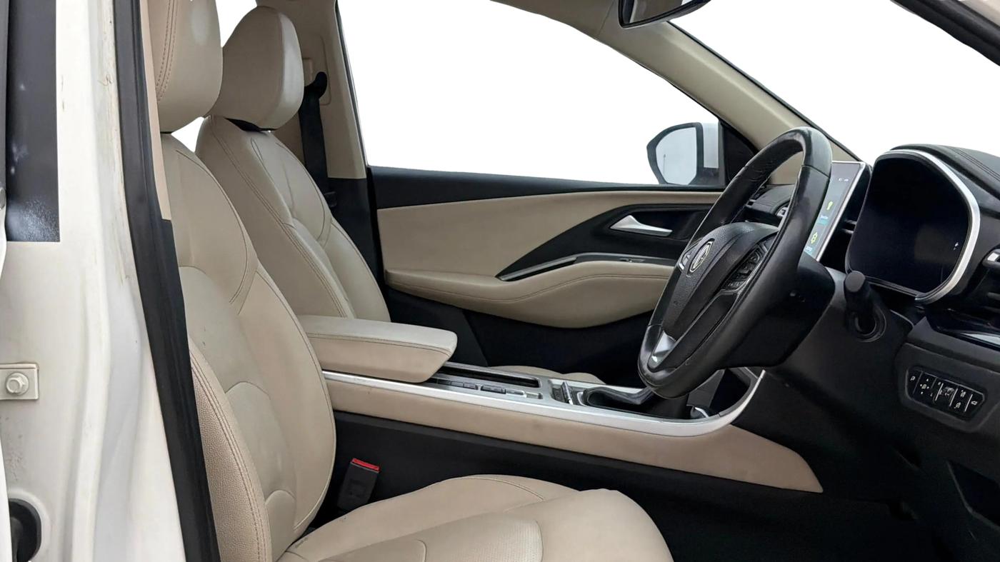 2023 MG HECTOR SHARP PRO 1.5 PETROL TURBO CVT PETROL, Petrol, Automatic, 34,830 km, Right Side Front Door Cabin