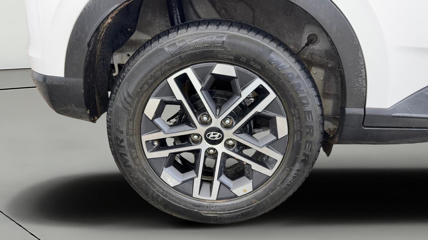 2023 Hyundai VENUE SX (O) 1.0 TURBO DCT, Petrol, Automatic, 11,677 km, Right Rear Wheel