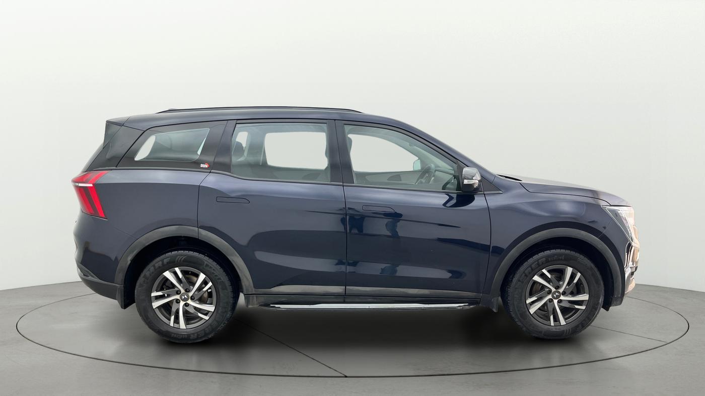 2023 Mahindra XUV700 AX 5 P AT 5 STR, Petrol, Automatic, 35,913 km, Right Side View