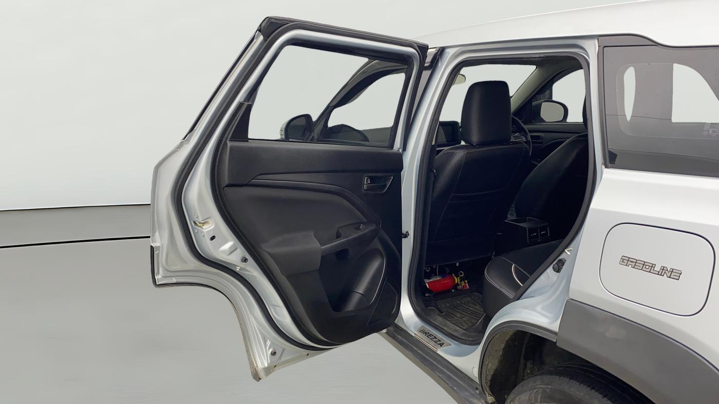 2024 Maruti BREZZA VXI S-CNG, CNG, Manual, 29,470 km, LHS Rear Door