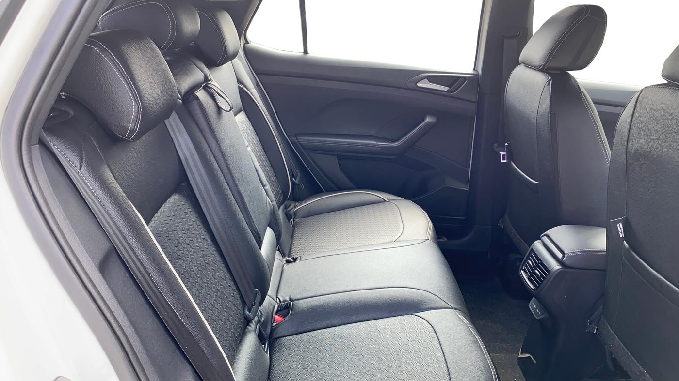 2024 Volkswagen TAIGUN GT Line 1.0L TSI MT, Petrol, Manual, 17,961 km, Right Side Rear Door Cabin