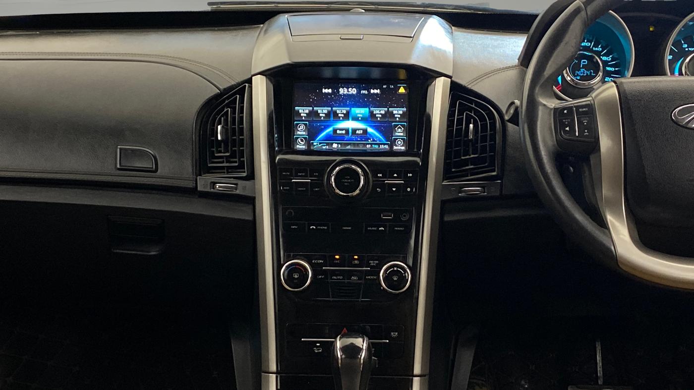 2020 Mahindra XUV500 W11 AT, Diesel, Automatic, 1,40,338 km, Air Conditioner