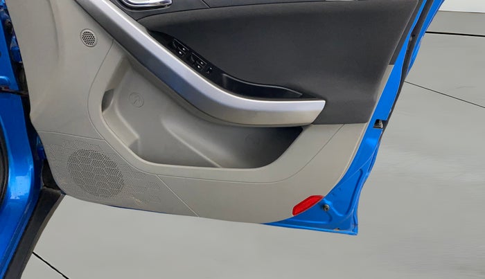 2018 Tata NEXON XZ PLUS PETROL, Petrol, Manual, 34,752 km, Driver Side Door Panels Control