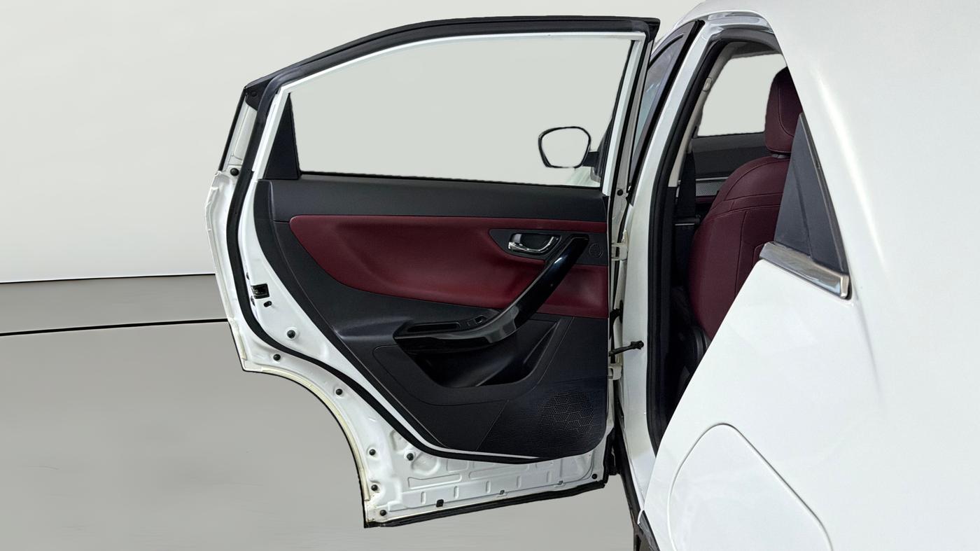 2024 Tata Curvv Accomplished S 1.2 Petrol 6MT, Petrol, Manual, 9,688 km, LHS Rear Door