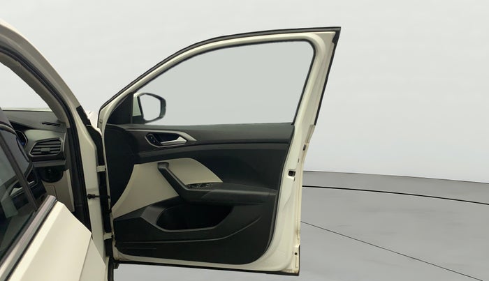 2021 Volkswagen TAIGUN TOPLINE 1.0 TSI MT, Petrol, Manual, 91,658 km, RHS Front Door