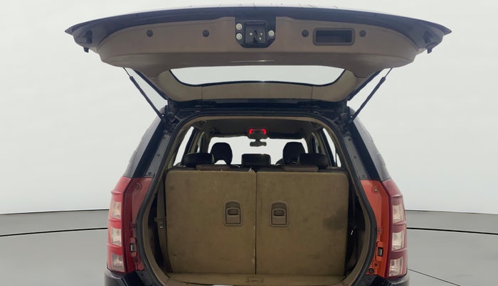 2012 Mahindra XUV500 W8, Diesel, Manual, 1,39,724 km, Boot Door Open