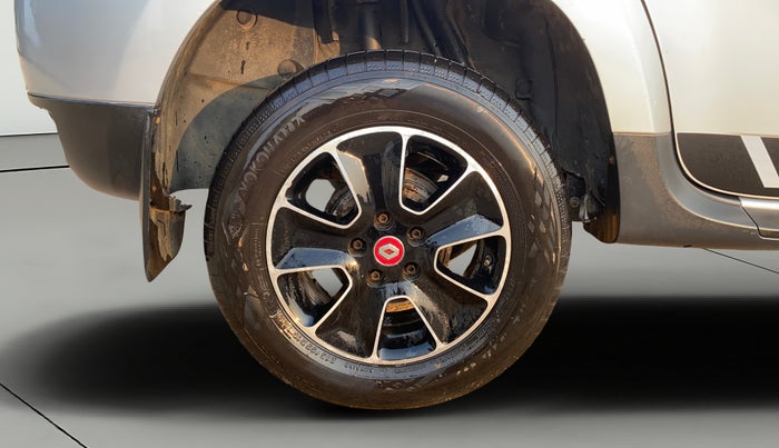 2017 Renault Duster RXS CVT, Petrol, Automatic, 55,281 km, Right Rear Wheel