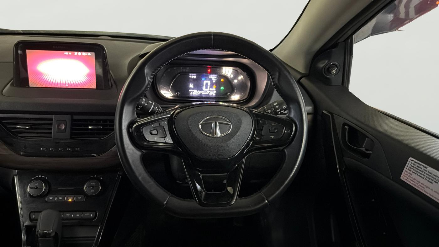 2023 Tata NEXON XZA PLUS LUX SUNROOF KAZIRANGA PETROL, Petrol, Automatic, 21,191 km, Steering Wheel Close Up