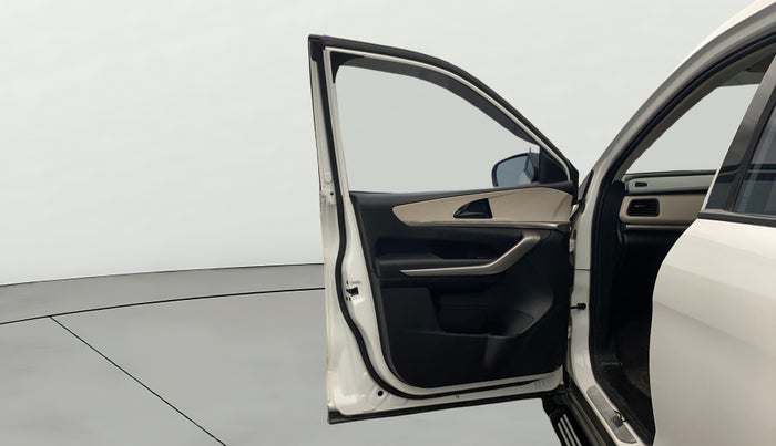 2021 Mahindra XUV700 AX 3 P MT 5 STR, Petrol, Manual, 40,193 km, LHS Front Door