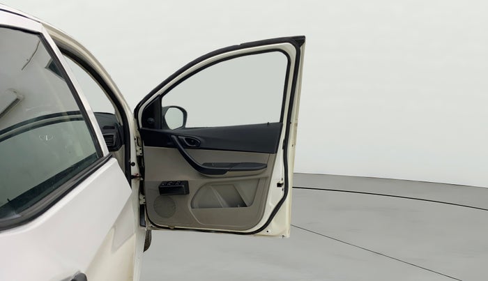 2018 Tata Tiago XE PETROL, Petrol, Manual, 26,180 km, RHS Front Door