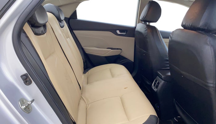 2017 Hyundai Verna 1.6 VTVT SX O, Petrol, Manual, 81,006 km, Right Side Rear Door Cabin