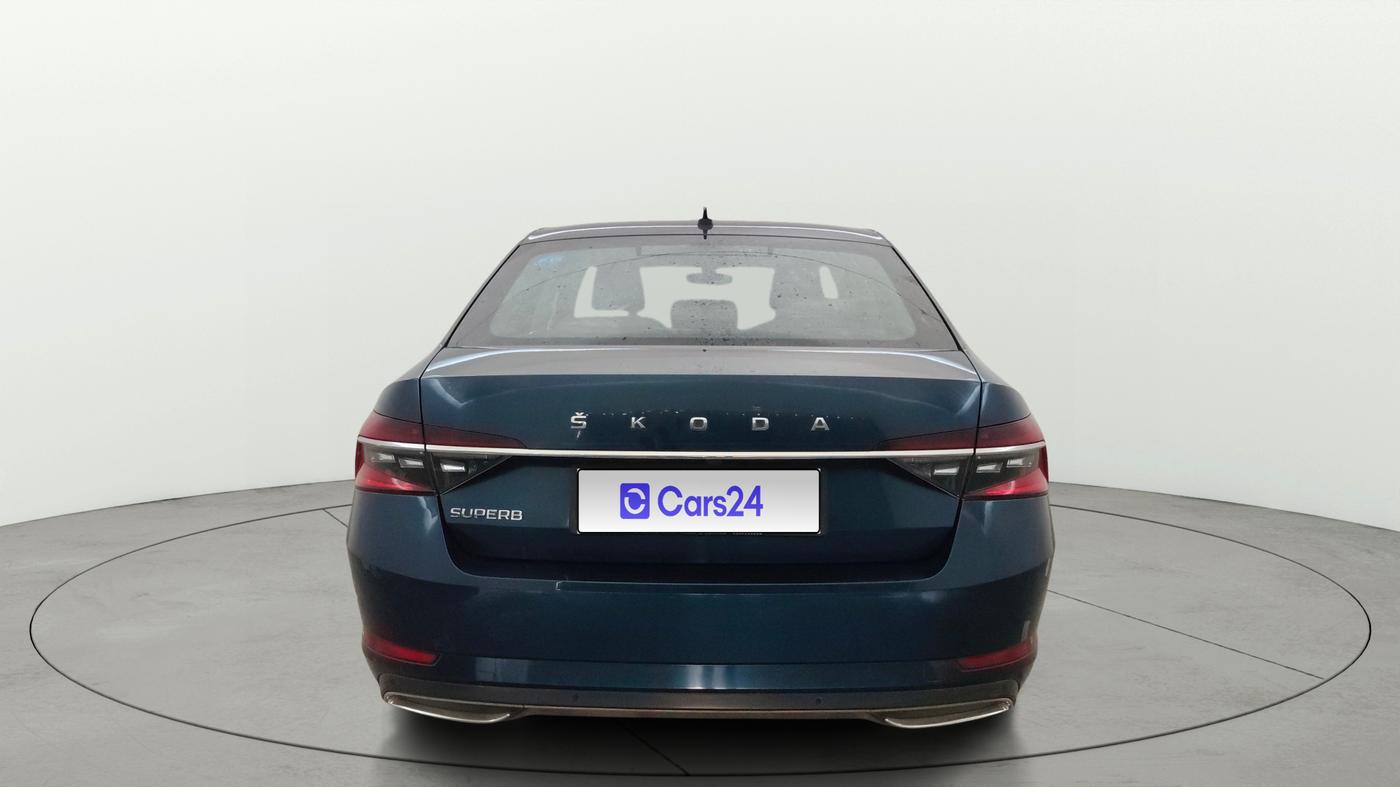 2022 Skoda Superb L&K 2.0 TSI AT, Petrol, Automatic, 61,943 km, Back/Rear