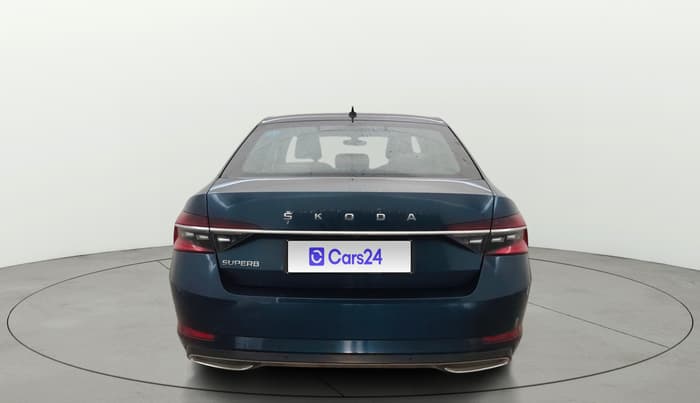 2022 Skoda Superb L&K 2.0 TSI AT, Petrol, Automatic, 61,943 km, Back/Rear