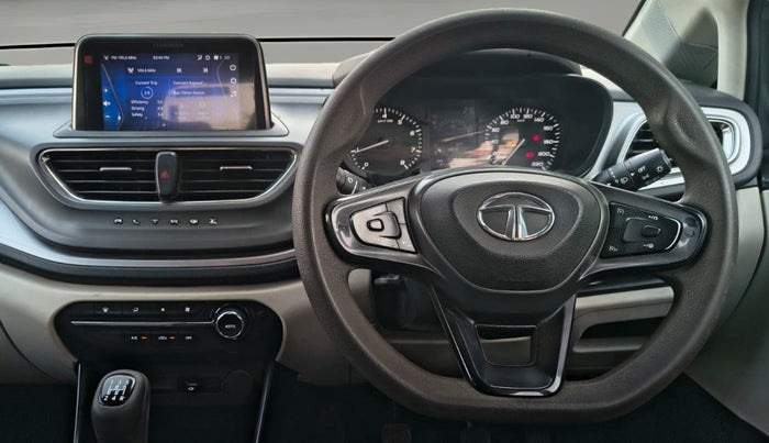 2022 Tata ALTROZ XT PETROL, Petrol, Manual, 1,01,013 km, Steering Wheel Close Up