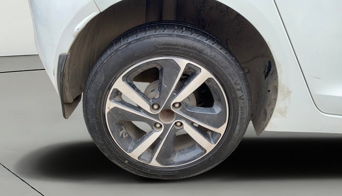 2020 Tata ALTROZ XZ PETROL, Petrol, Manual, 86,126 km, Right Rear Wheel