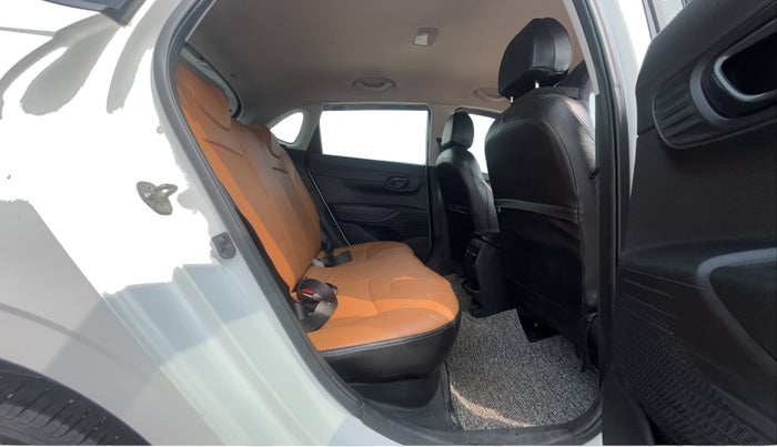 2023 Hyundai NEW I20 SPORTZ 1.2 IVT, Petrol, Automatic, 44,217 km, Right Side Rear Door Cabin