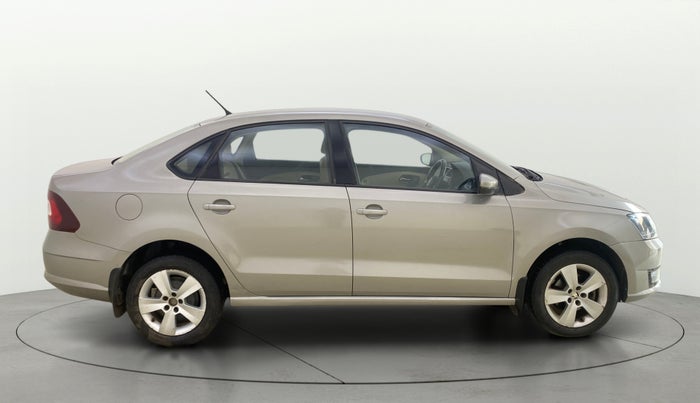 2016 Skoda Rapid STYLE 1.6 MPI AT, Petrol, Automatic, 61,090 km, Right Side View
