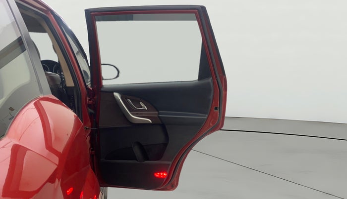 2014 Mahindra XUV500 W8, Diesel, Manual, 85,652 km, RHS Rear Door