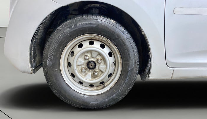 2014 Hyundai Eon ERA +, Petrol, Manual, 1,15,349 km, Left Front Wheel