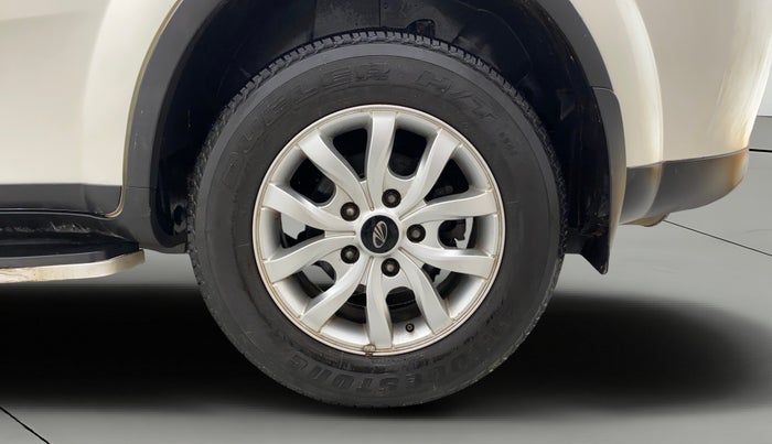2017 Mahindra XUV500 W9, Diesel, Manual, 74,687 km, Left Rear Wheel