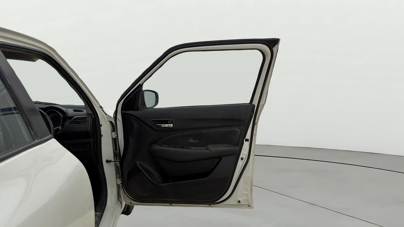 2022 Maruti Swift VXI, Petrol, Manual, 99,875 km, RHS Front Door