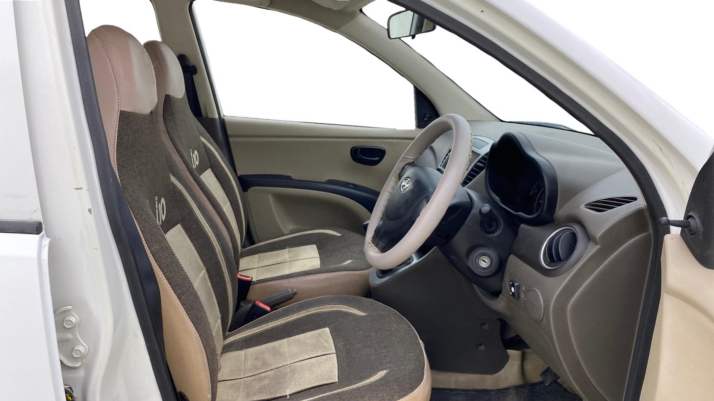 2016 Hyundai i10 MAGNA 1.1, CNG, Manual, 1,31,515 km, Right Side Front Door Cabin