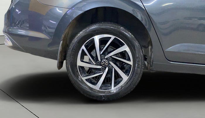 2022 Volkswagen VIRTUS TOPLINE TSI 1.0 AT, Petrol, Automatic, 16,917 km, Right Rear Wheel