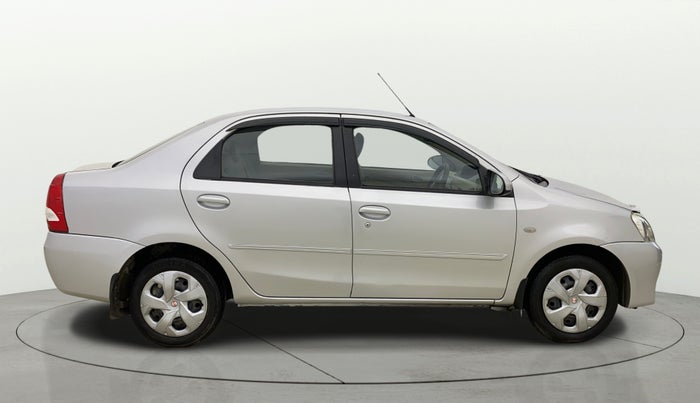 2013 Toyota Etios G, Petrol, Manual, 1,16,531 km, Right Side View