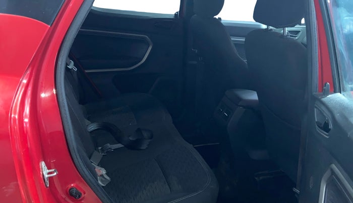 2022 Renault Kiger RXZ MT, Petrol, Manual, 64,522 km, Right Side Rear Door Cabin