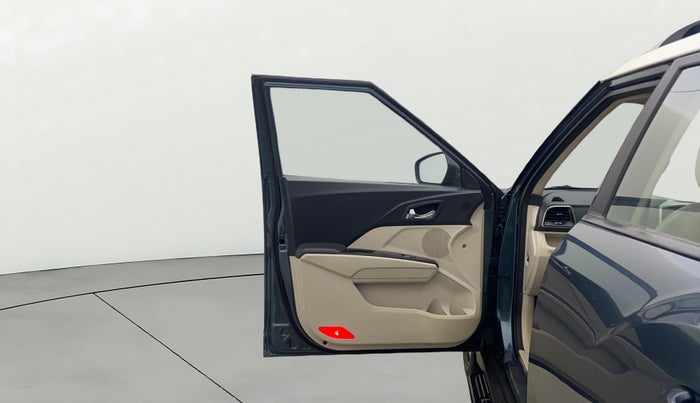 2019 Mahindra XUV300 W8 (O) 1.5 DIESEL, Diesel, Manual, 46,536 km, LHS Front Door