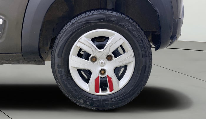 2016 Renault Kwid RXT 1.0 AMT, Petrol, Automatic, 45,705 km, Left Rear Wheel