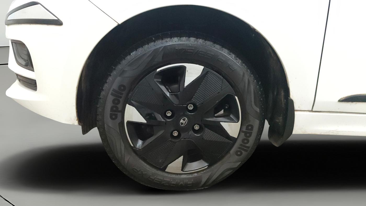 2025 Tata Tiago XTA CNG , CNG, Automatic, 3,158 km, Left Front Wheel