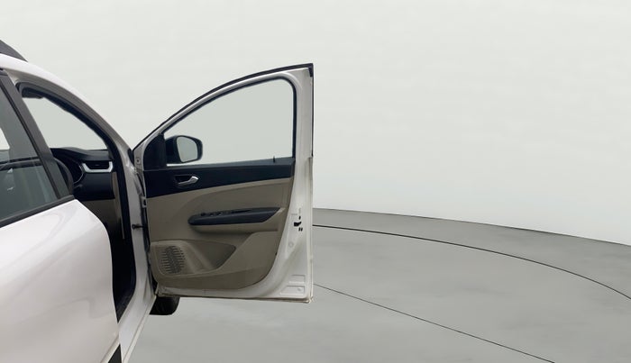 2022 Renault TRIBER RXZ, Petrol, Manual, 29,516 km, RHS Front Door